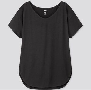 Uniqlo T-shirt  Airism Tee Black Seamless V-neck